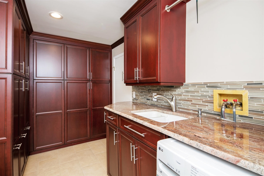 Washer and Dryer Under Counter in Livingston, New Jersey