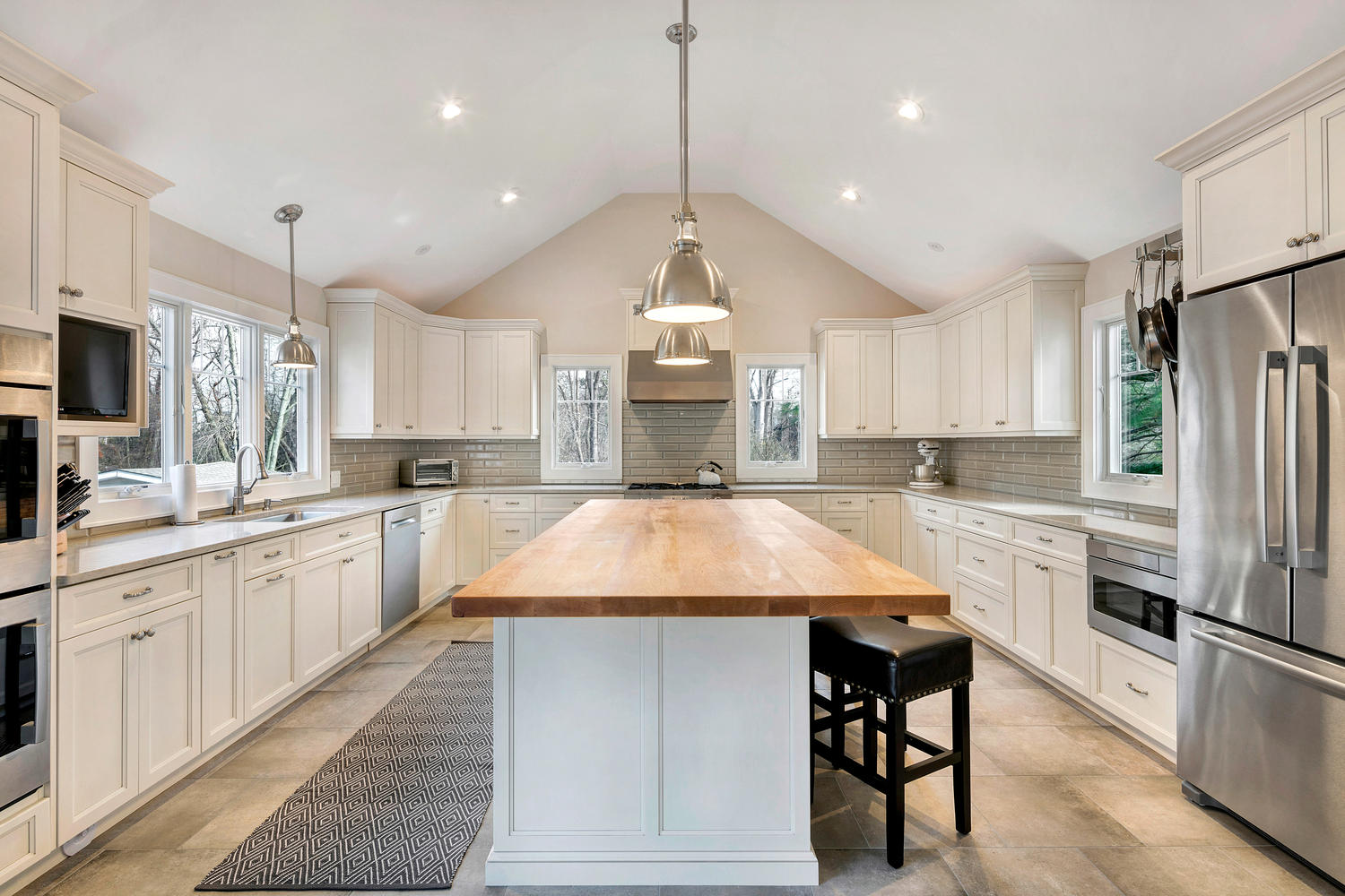 lanajonesdesigns: Cathedral Ceiling Kitchen Designs