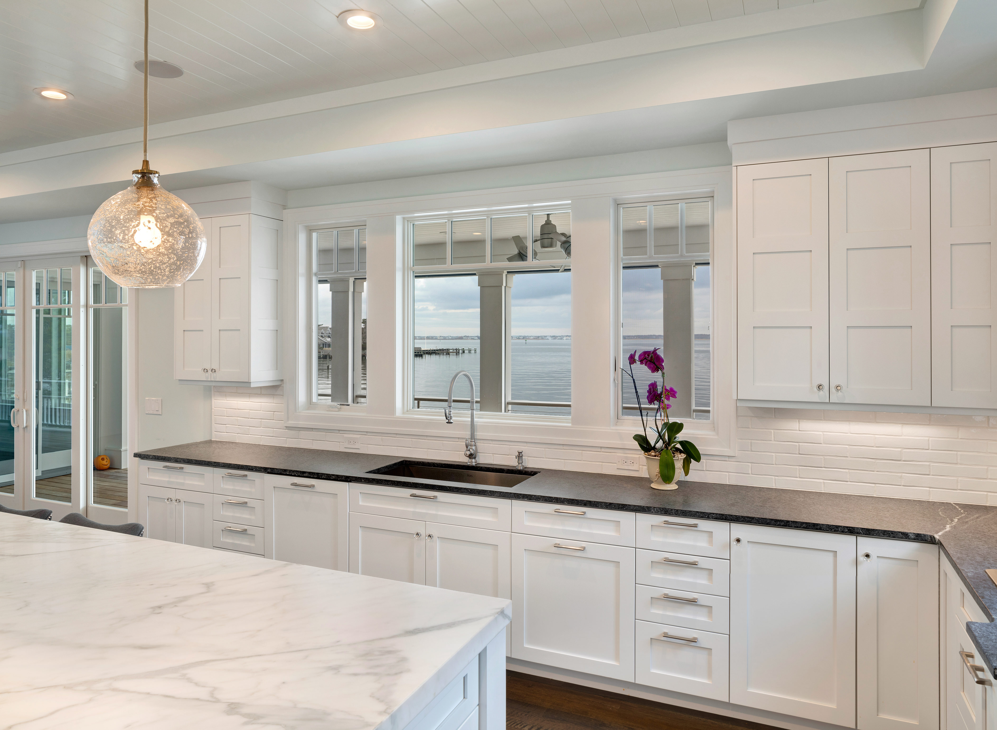 White Transitional Kitchen Mantoloking New Jersey by Design Line Kitchens