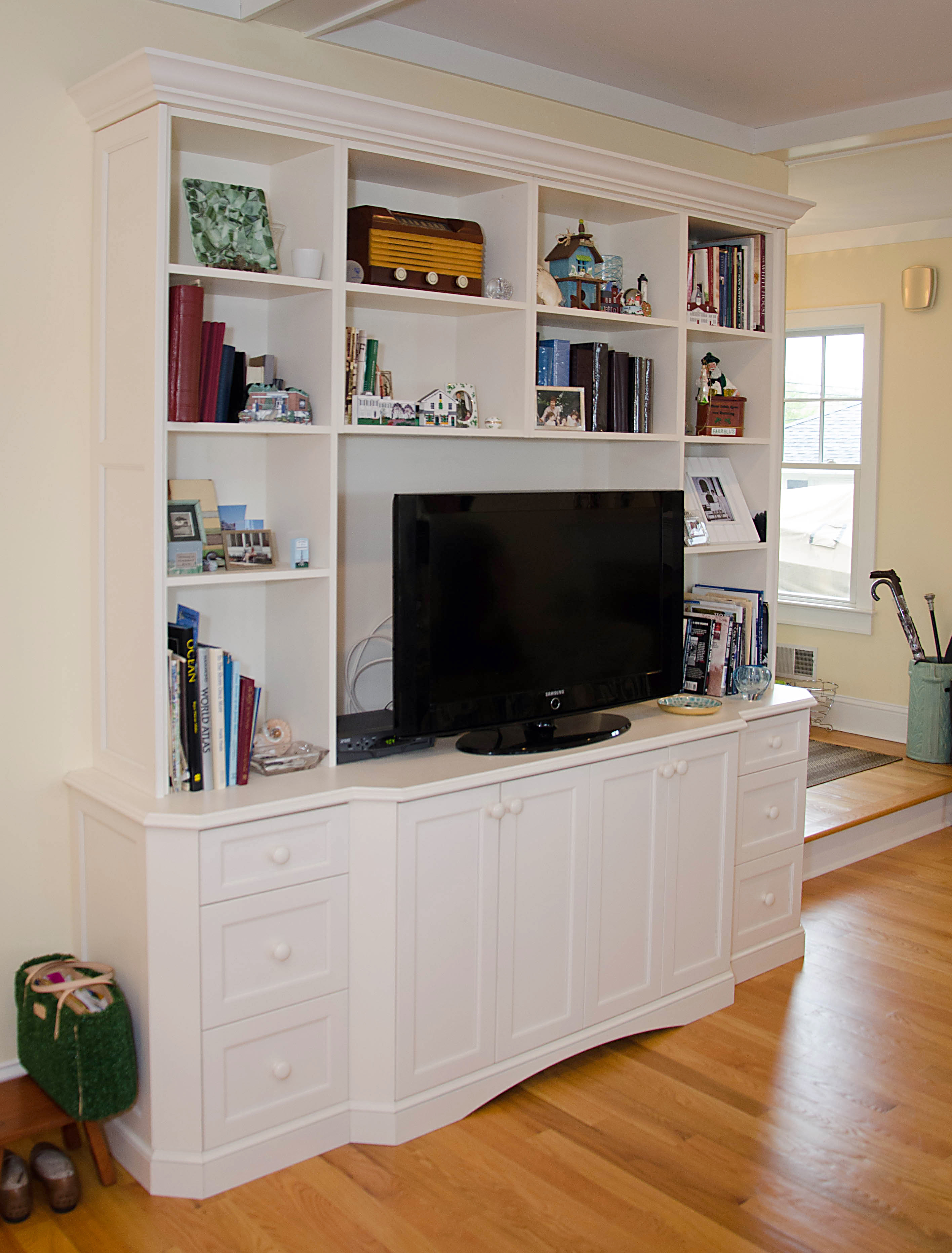 Relaxed Cottage Kitchen Colts Neck New Jersey by Design Line Kitchens