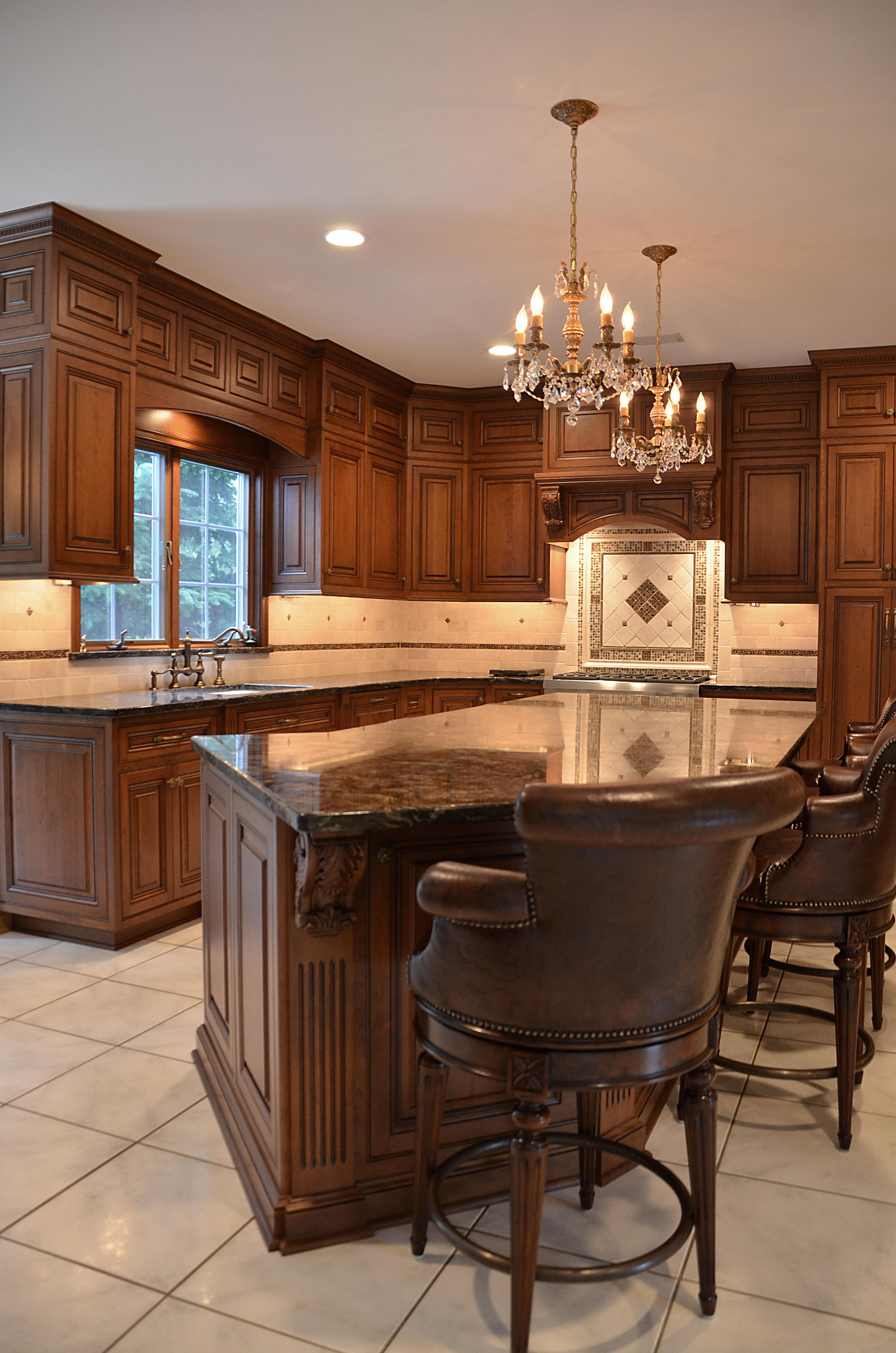 35+ Latest Traditional Wood Kitchen Design / Sophisticated Luxury White