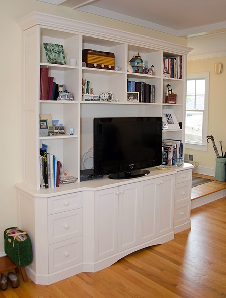 Relaxed Cottage Kitchen Colts Neck New Jersey by Design Line Kitchens