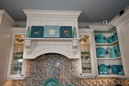 Arched Mantle Hood