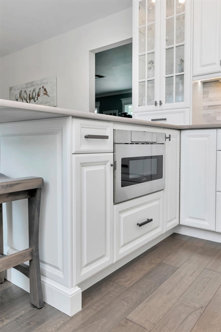 Peninsula with Microwave Drawer
