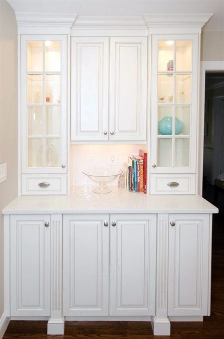 Glass Cabinet with Drawers to the Counter
