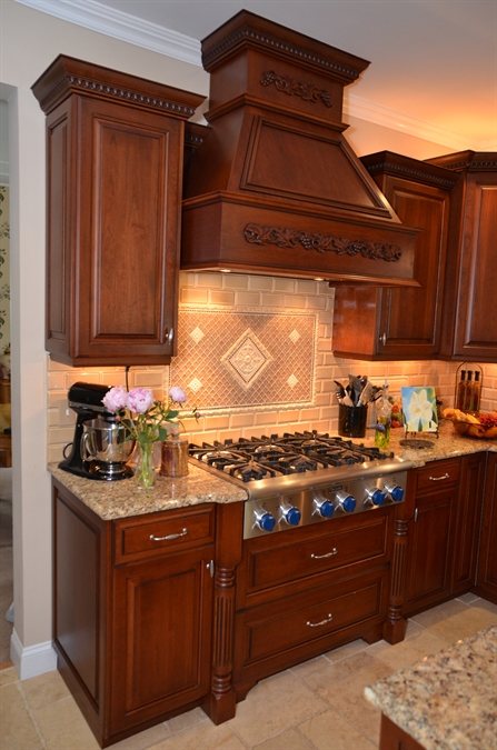 staggered kitchen cabinets