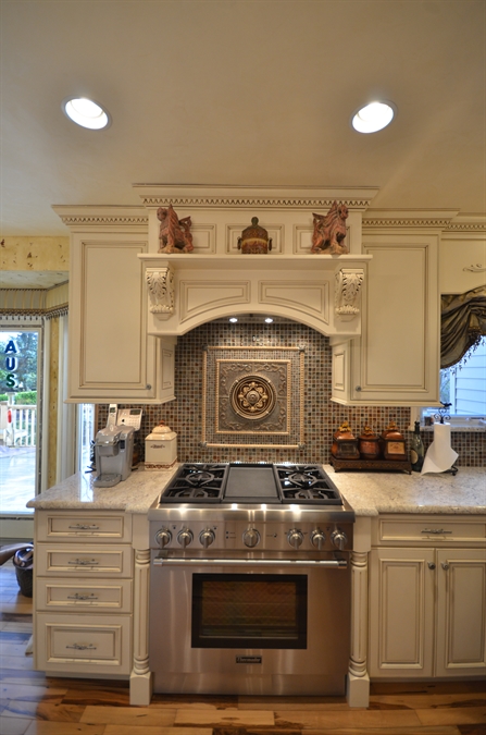 Rich Warm Tone Kitchen